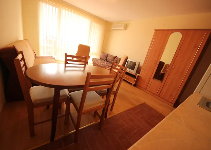 Privilege - Menada アパート エレニテ