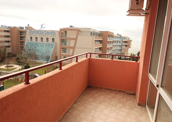 アパート Privilege - Menada エレニテ